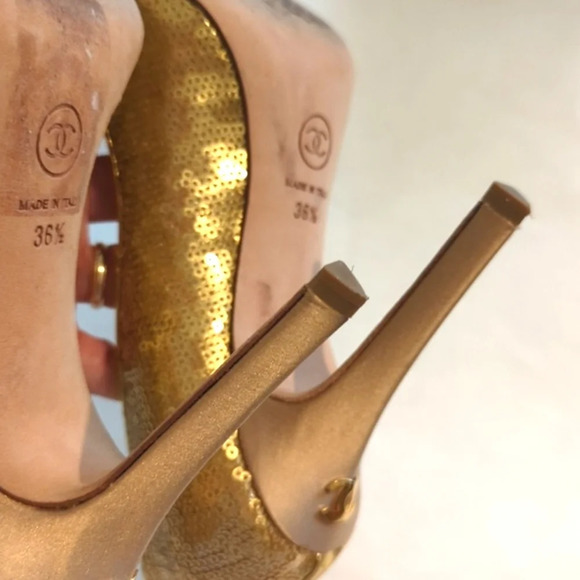 CHANEL Quilted Sequin Satin round toe gold celebrity heels size 6.5 - Picture 11 of 16